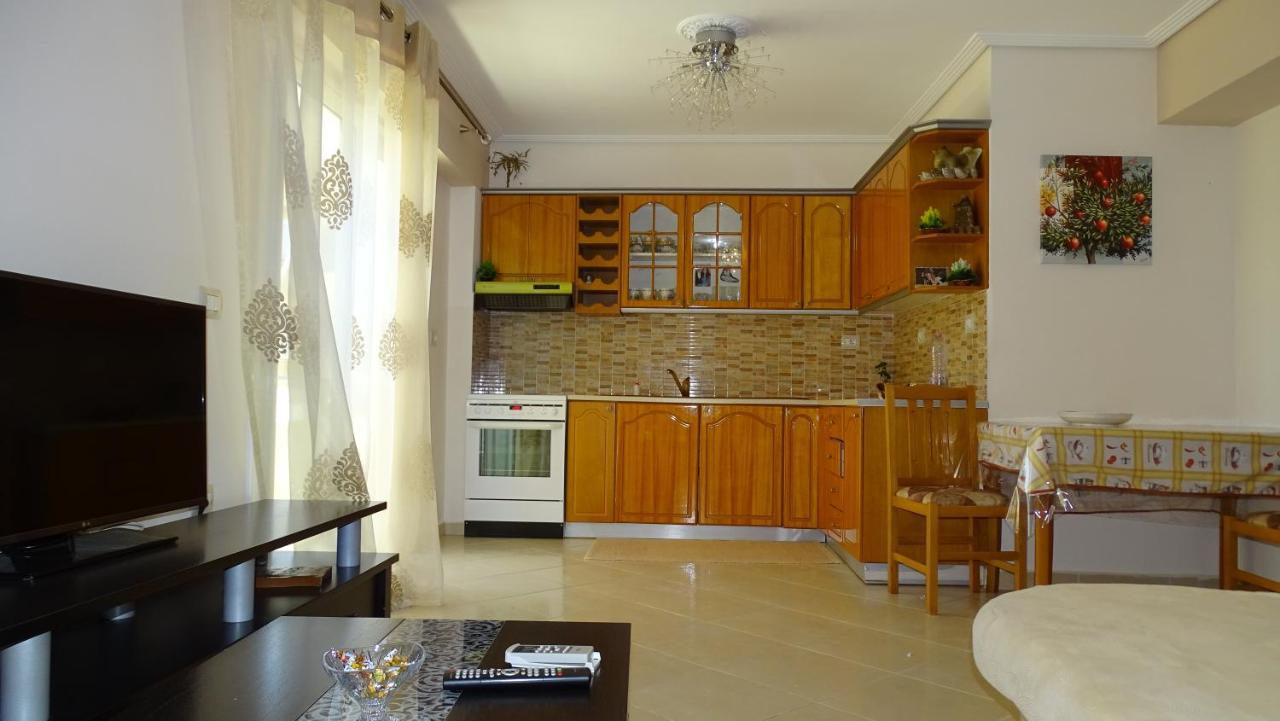 Cozy Central Apartment Ksamil Extérieur photo