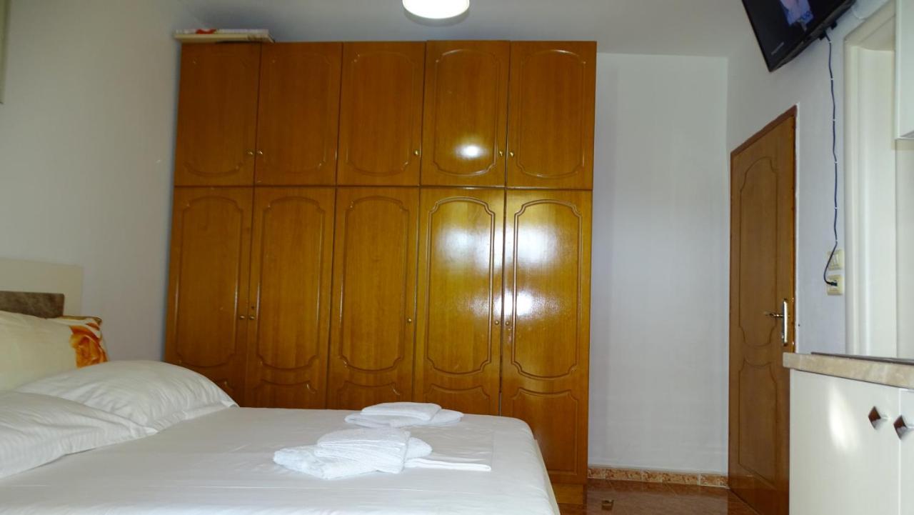 Cozy Central Apartment Ksamil Extérieur photo