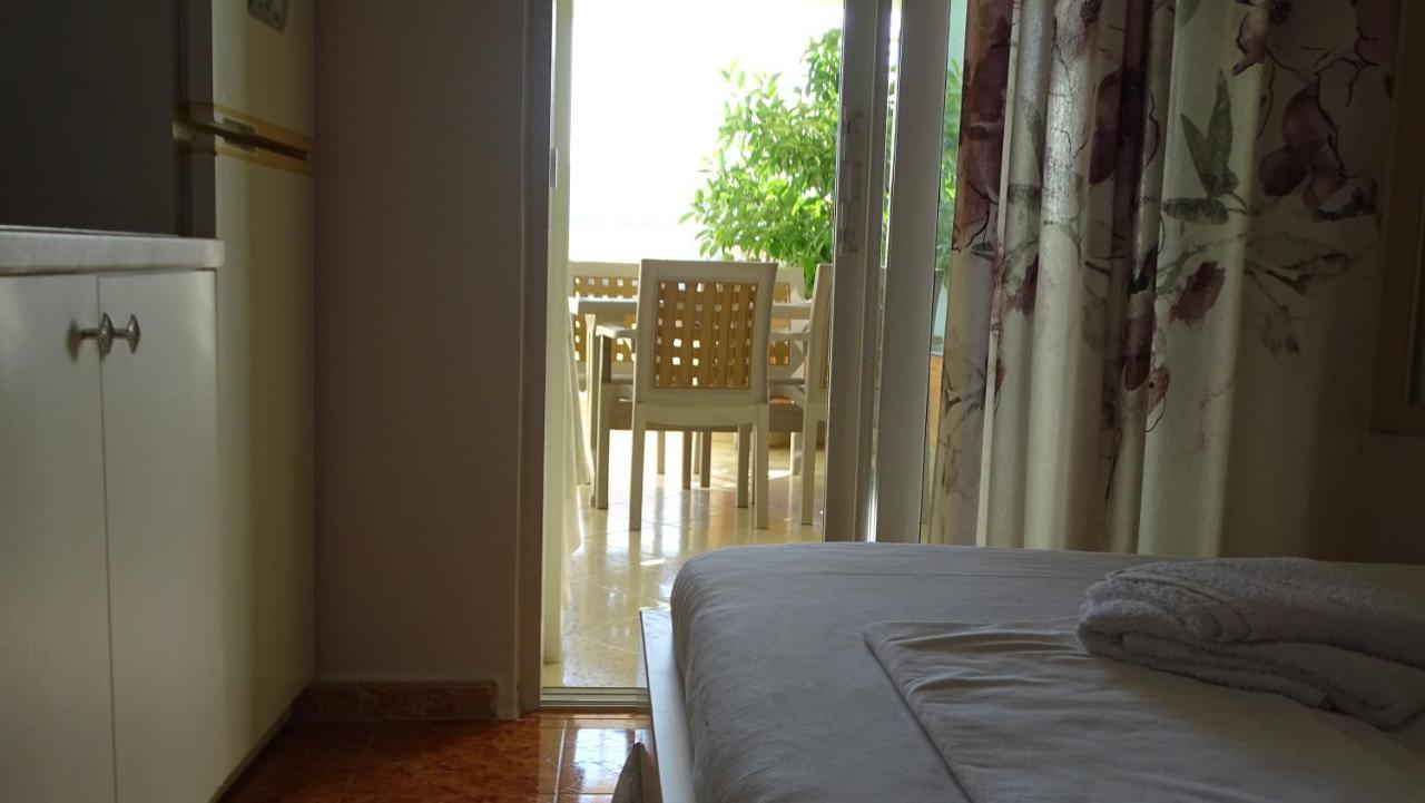 Cozy Central Apartment Ksamil Extérieur photo