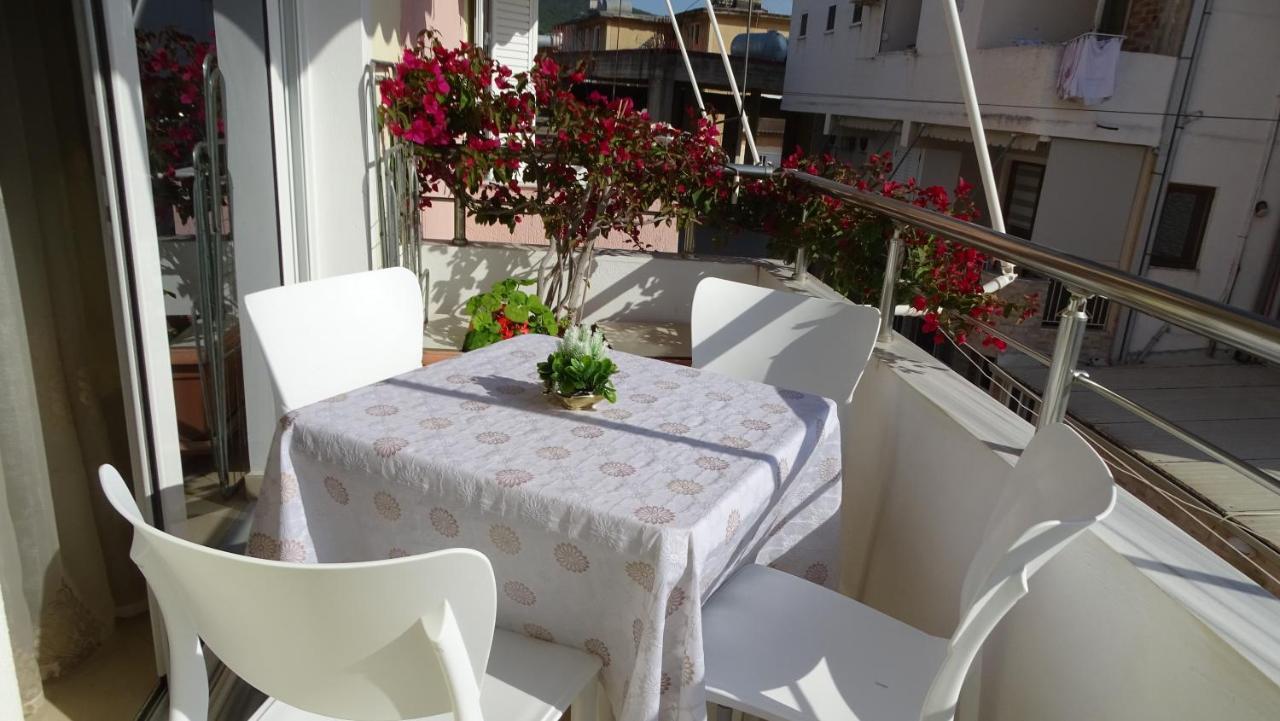 Cozy Central Apartment Ksamil Extérieur photo